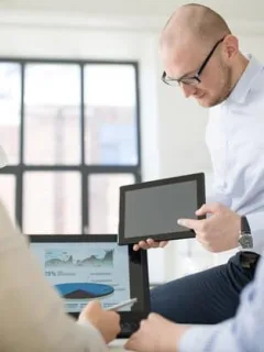 Maximize ROI: AI-Driven Sales Process Optimization - Cover Image